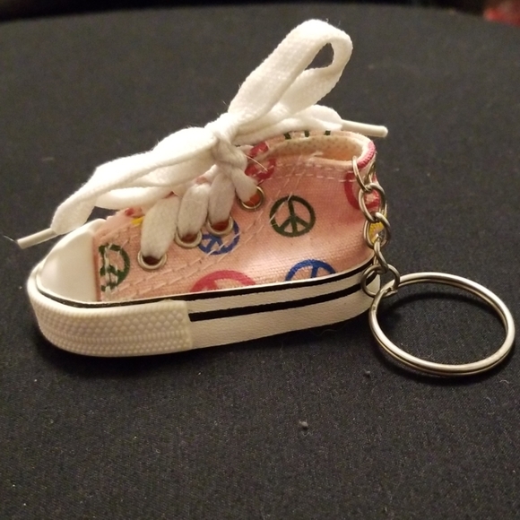 converse keychain shoe